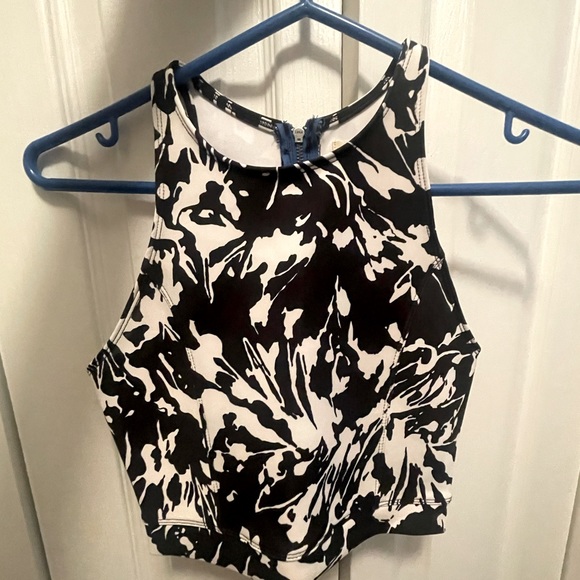 Hollister crop top and skirt set - Picture 1 of 5